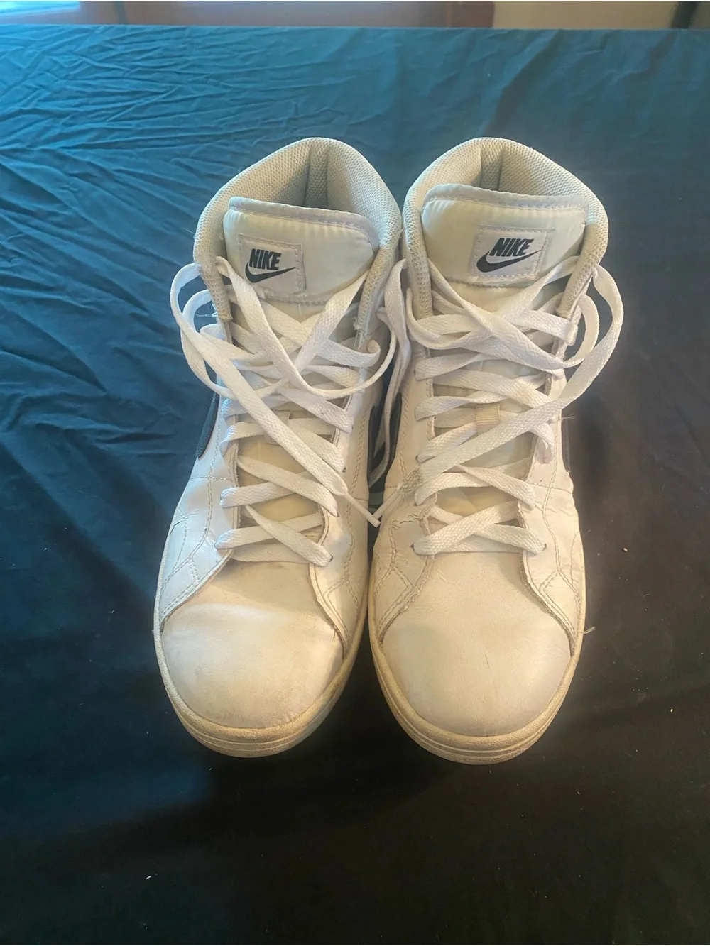 Nike Court Royale 2 Mid Sneakers Mens size 9 CQ9179-100. EUC